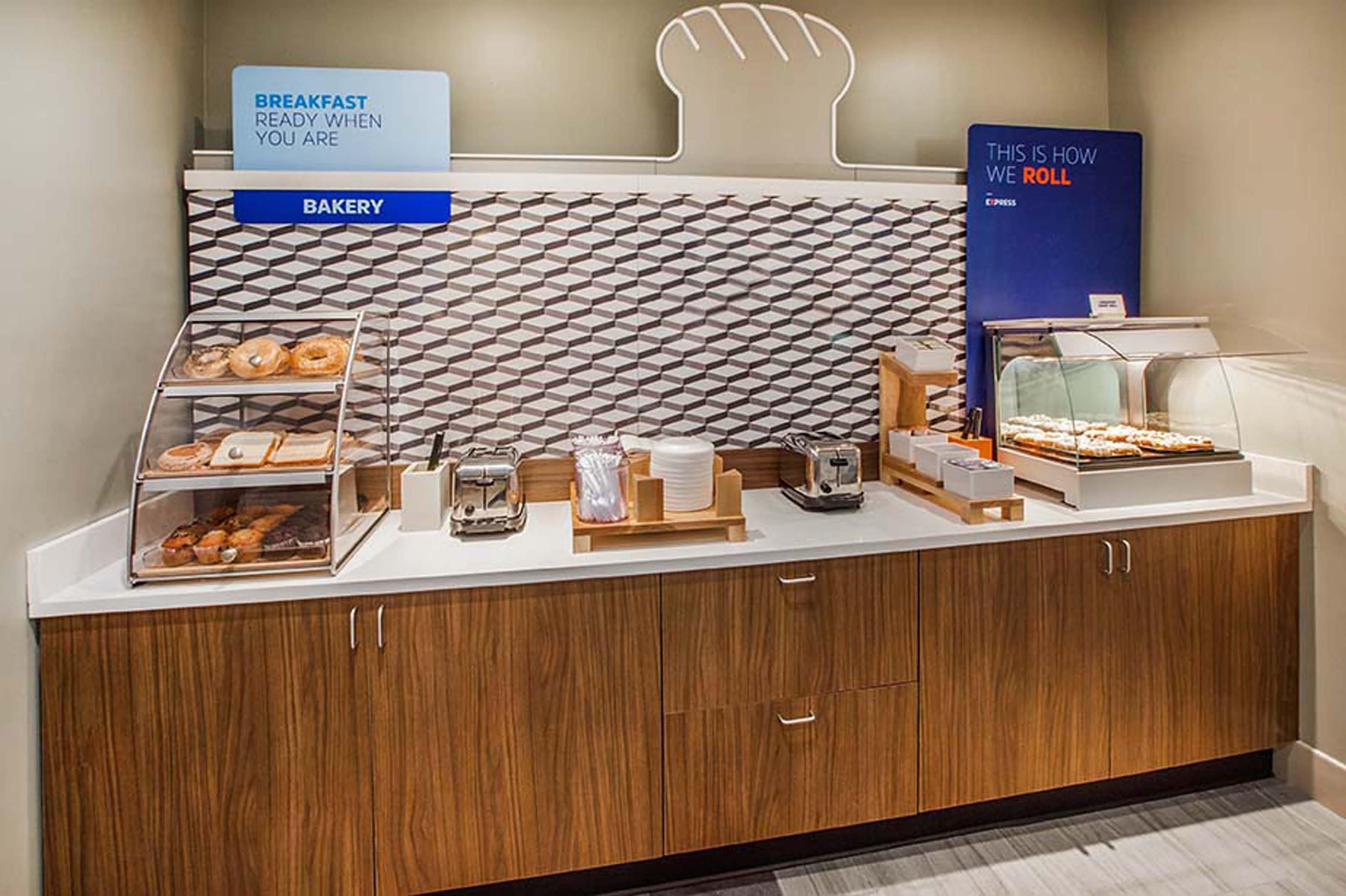Holiday Inn Express Pearland By Ihg Esterno foto